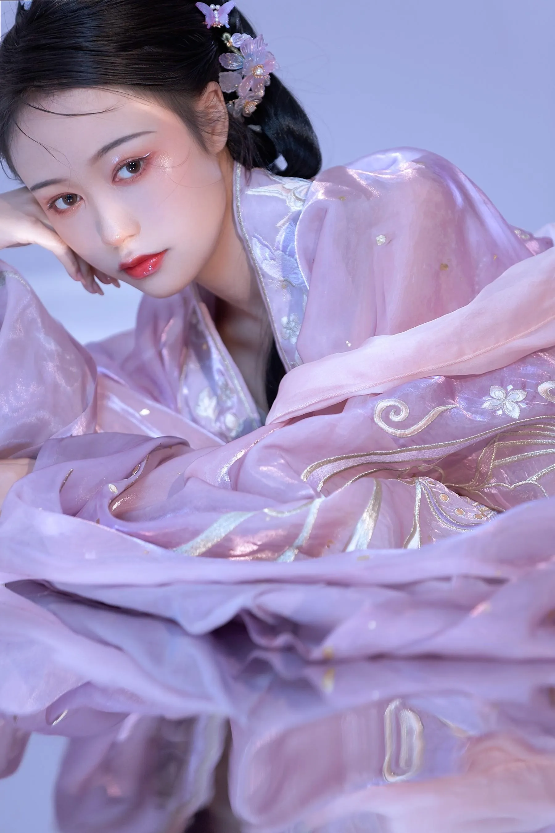 [YITUYU艺图语]2022.08.12 镜花水月 梨一依 [24P]插图2